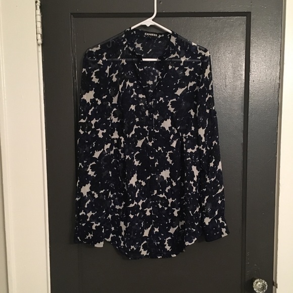 Express Tops - Express blue floral tunic, size S